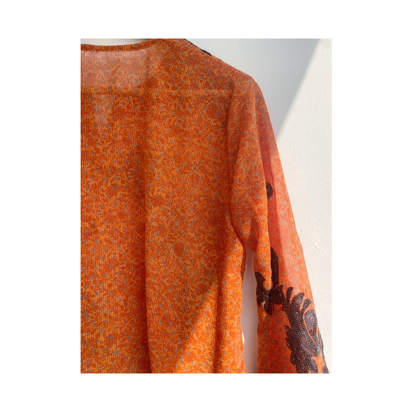 Rustic floral with sequins details