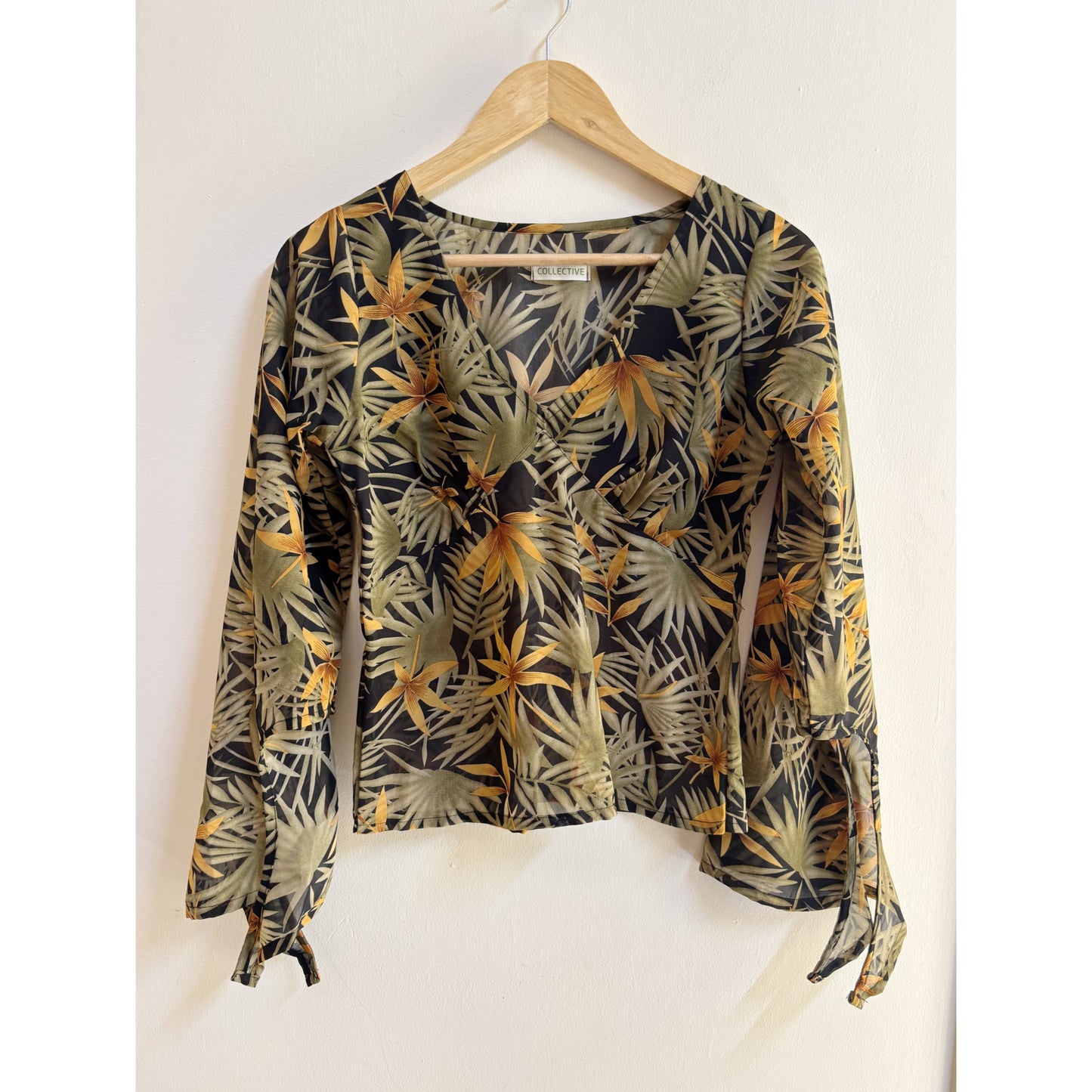 Tropical love top
