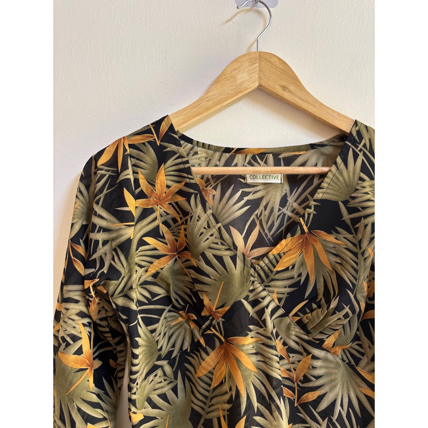 Tropical love top
