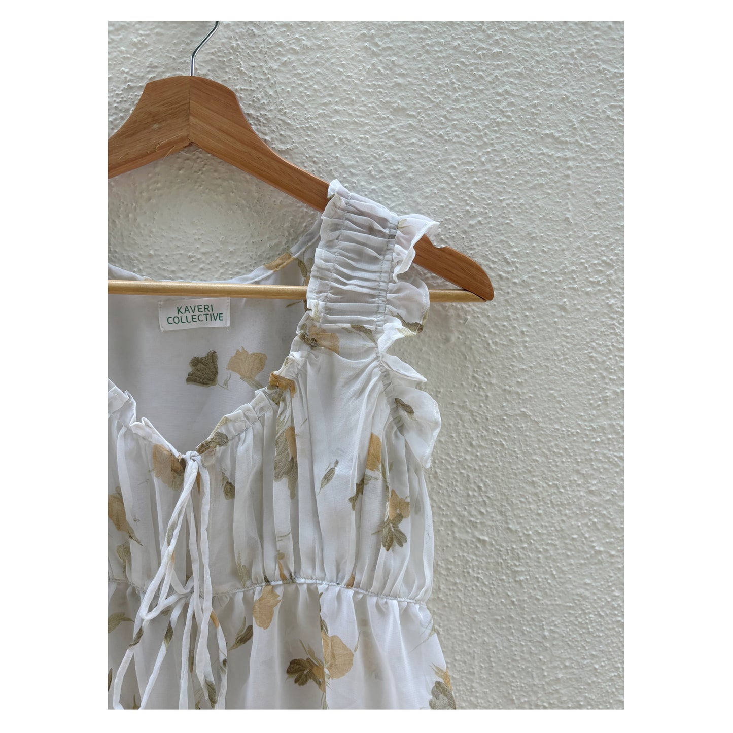 White roses top