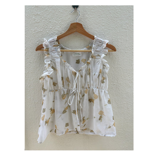 White roses top