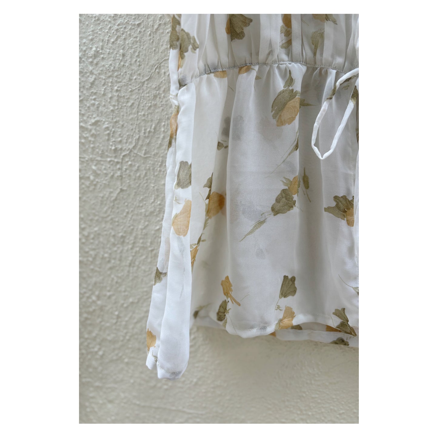 White roses top