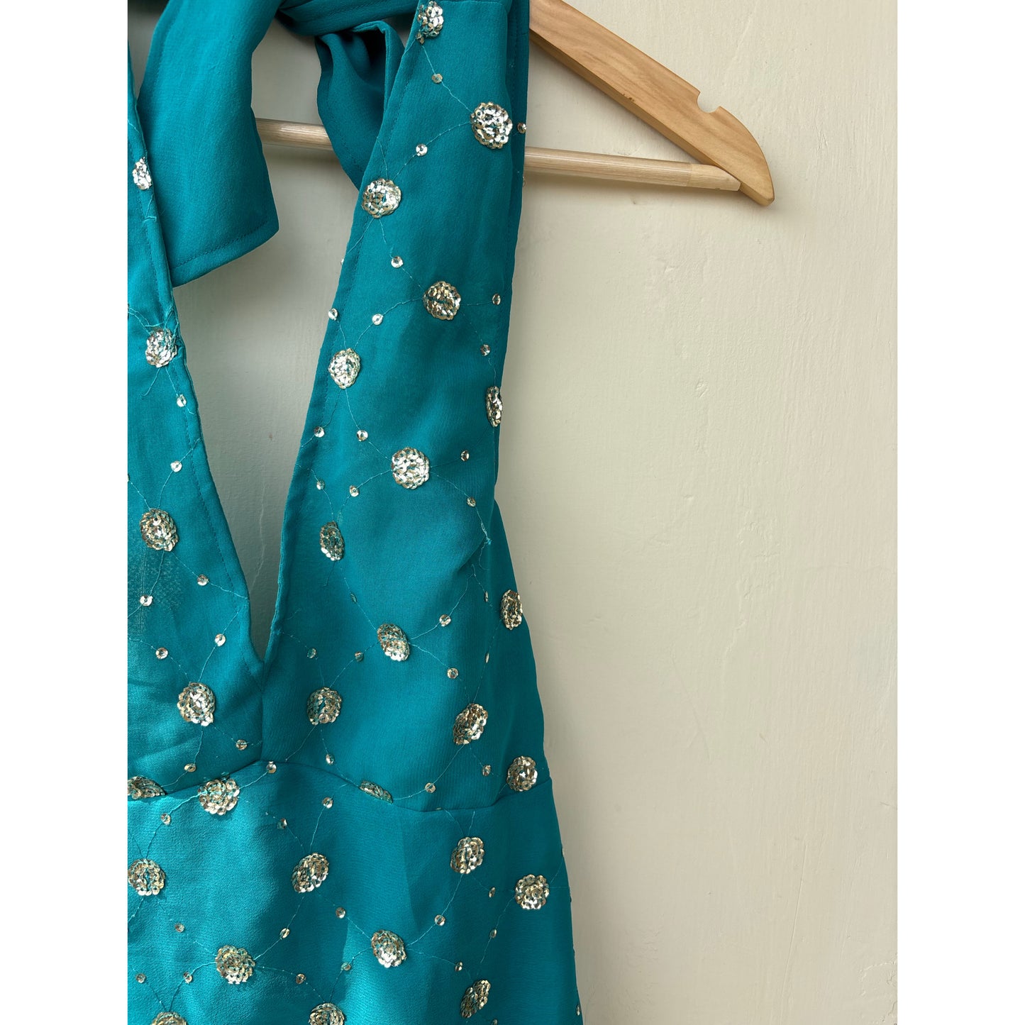 Blue sequins butta top